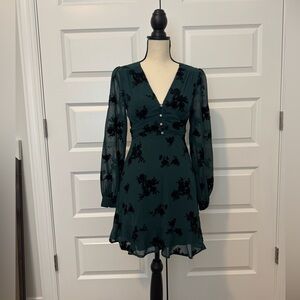 Gianni Bini Emerald Green Long Sleeve V-Neck Floral Dress